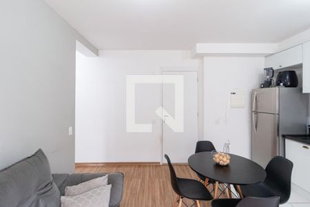 Sala de apartamento à venda com 2 quartos, 46m² em Piratininga, Osasco