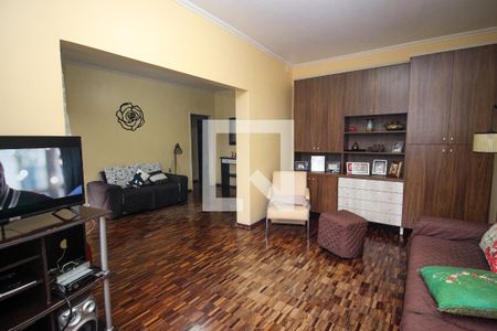 Casa à venda com 194m², 3 quartos e 2 vagasSala