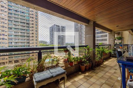 Varanda de apartamento à venda com 3 quartos, 124m² em Barra da Tijuca, Rio de Janeiro