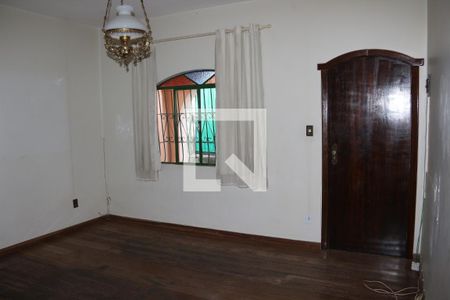 Sala 2 de casa para alugar com 4 quartos, 250m² em Milionários, Belo Horizonte