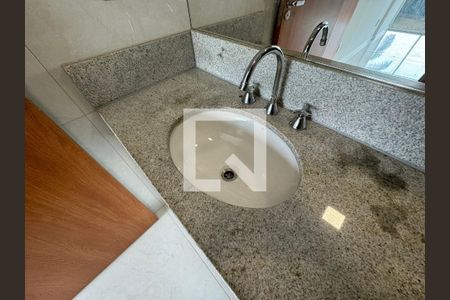 Banheiro de apartamento para alugar com 1 quarto, 39m² em Shcgn 703, Brasília