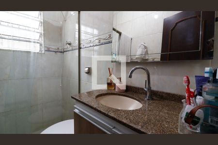 Banheiro de casa à venda com 2 quartos, 125m² em Vila Paranagua, São Paulo