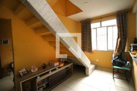 Sala de casa à venda com 3 quartos, 80m² em Ramos, Rio de Janeiro