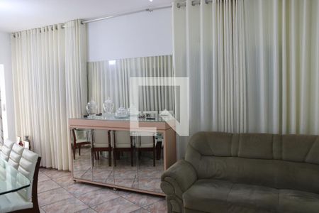 Sala de casa para alugar com 2 quartos, 90m² em Setor Marista, Goiânia