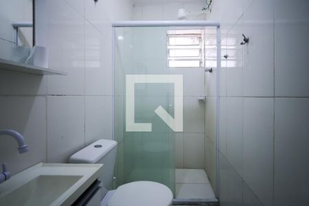 Banheiro de kitnet/studio para alugar com 1 quarto, 30m² em Vila Gumercindo, São Paulo