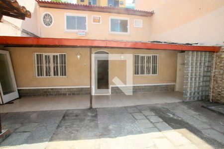 Casa de condomínio à venda com 120m², 3 quartos e 2 vagas Casa de condomínio à venda com 120m², 3 quartos e 2 vagasFrente da Casa