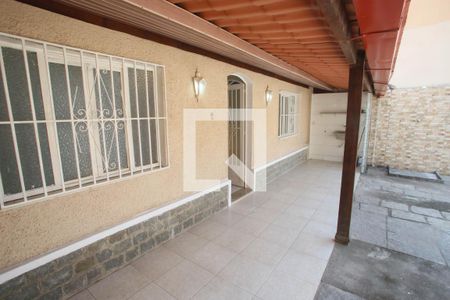 Casa de condomínio à venda com 120m², 3 quartos e 2 vagas Casa de condomínio à venda com 120m², 3 quartos e 2 vagasVaranda
