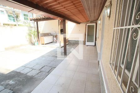 Casa de condomínio à venda com 120m², 3 quartos e 2 vagas Casa de condomínio à venda com 120m², 3 quartos e 2 vagasVaranda