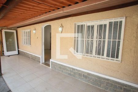 Casa de condomínio à venda com 120m², 3 quartos e 2 vagas Casa de condomínio à venda com 120m², 3 quartos e 2 vagasVaranda