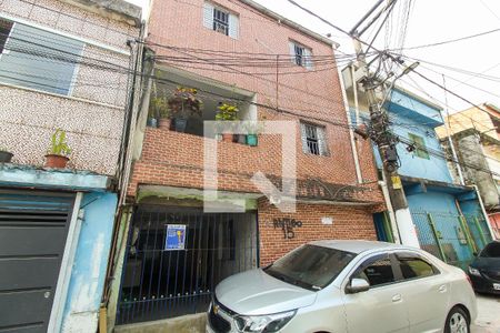Casa à venda com 210m², 5 quartos e 1 vaga Casa à venda com 210m², 5 quartos e 1 vagaFachada