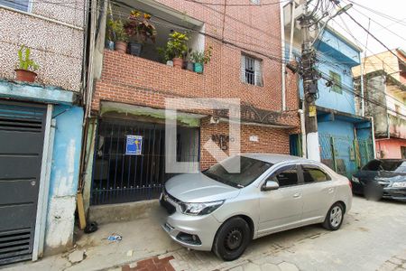 Casa à venda com 210m², 5 quartos e 1 vaga Casa à venda com 210m², 5 quartos e 1 vagaFachada