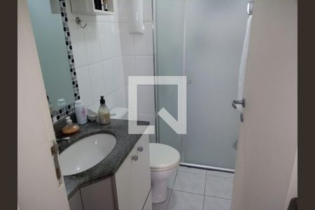 Banheiro de apartamento à venda com 3 quartos, 69m² em Vila Antonieta, São Paulo