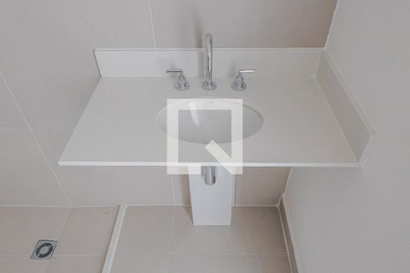 Banheiro de apartamento à venda com 1 quarto, 24m² em Pinheiros, São Paulo