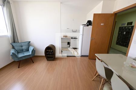 Sala de apartamento para alugar com 2 quartos, 42m² em Chácaras São Pedro, Aparecida de Goiânia