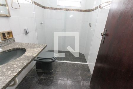 Banheiro de casa para alugar com 1 quarto, 45m² em Vila Divina Pastora, São Paulo