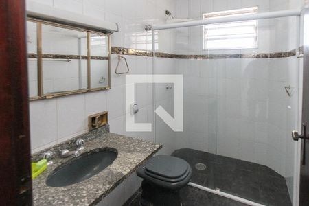 Banheiro de casa para alugar com 1 quarto, 45m² em Vila Divina Pastora, São Paulo