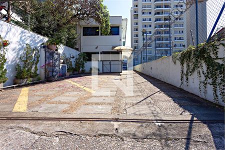 Casa à venda com 10 quartos, 375m² em Campo Belo, São Paulo