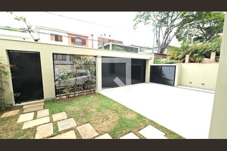 Casa à venda com 4 quartos, 205m² em Vila Elvira, São Paulo