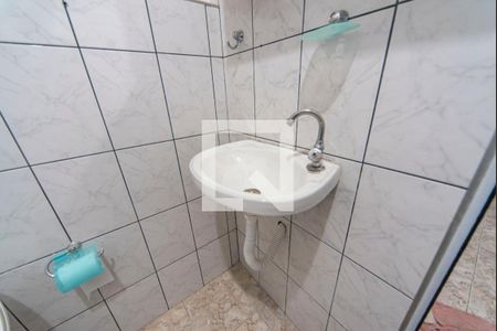 Banheiro  de casa para alugar com 1 quarto, 35m² em Jardim Cristiane, Santo André