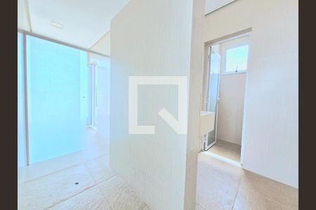 Sala - Piscina de casa para alugar com 5 quartos, 360m² em Pontal da Liberdade, Lagoa Santa