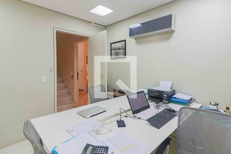 Escritório de casa à venda com 4 quartos, 330m² em Caxingui, São Paulo