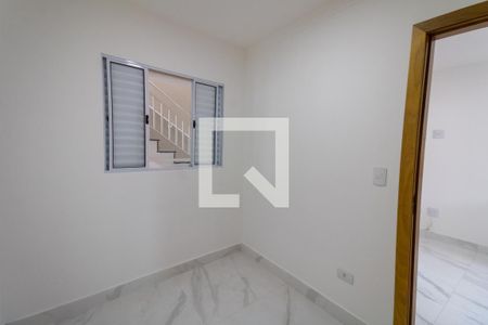 Quarto 2 de apartamento para alugar com 2 quartos, 40m² em Vila Antonieta, São Paulo