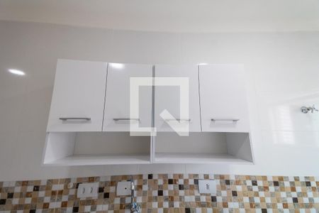 Cozinha  de apartamento para alugar com 2 quartos, 40m² em Vila Antonieta, São Paulo