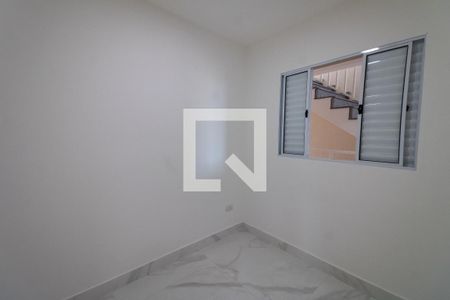 Quarto 2 de apartamento para alugar com 2 quartos, 40m² em Vila Antonieta, São Paulo