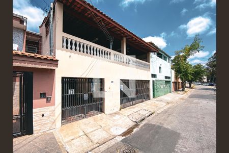 Fachada de casa à venda com 4 quartos, 246m² em Vila Universitaria, São Paulo