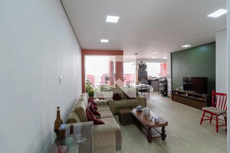 Sala  de casa à venda com 3 quartos, 170m² em Carlos Prates, Belo Horizonte