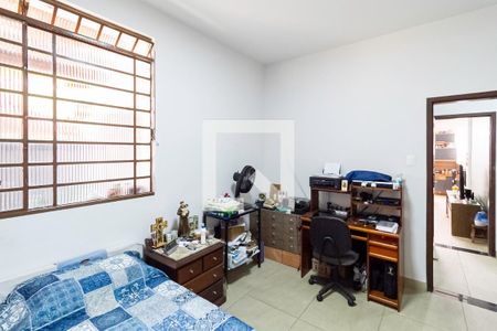 Quarto 1 de casa à venda com 3 quartos, 170m² em Carlos Prates, Belo Horizonte