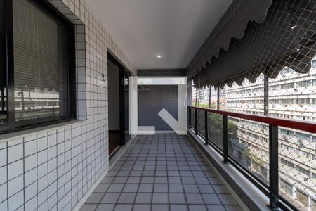 Sala Varanda de apartamento à venda com 3 quartos, 117m² em Tijuca, Rio de Janeiro