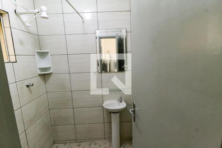 Banheiro de apartamento para alugar com 2 quartos, 60m² em Jardim Monte Alegre, Taboão da Serra