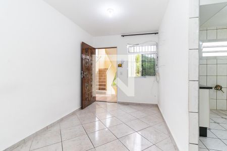 Sala de apartamento para alugar com 3 quartos, 56m² em Conjunto Residencial José Bonifácio, São Paulo