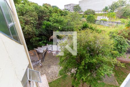 Vista da Sala de apartamento para alugar com 3 quartos, 56m² em Conjunto Residencial José Bonifácio, São Paulo