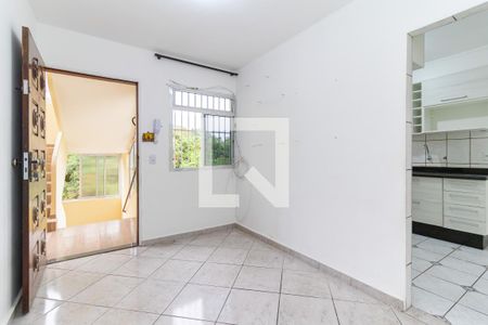 Sala de apartamento para alugar com 3 quartos, 56m² em Conjunto Residencial José Bonifácio, São Paulo