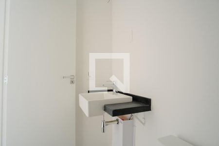 Banheiro de kitnet/studio para alugar com 1 quarto, 24m² em Vila Gomes Cardim, São Paulo