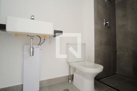 Banheiro de kitnet/studio para alugar com 1 quarto, 24m² em Vila Gomes Cardim, São Paulo