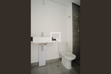 Banheiro de kitnet/studio para alugar com 1 quarto, 24m² em Vila Gomes Cardim, São Paulo