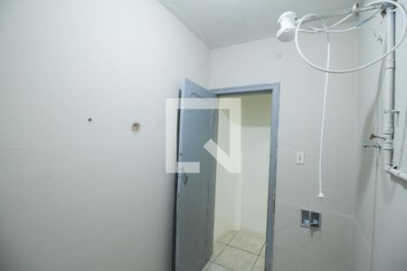 Banheiro de casa para alugar com 1 quarto, 50m² em Vila Bertioga, São Paulo