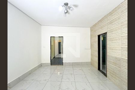 Sala de casa para alugar com 2 quartos, 120m² em Jardim Santa Monica, São Paulo