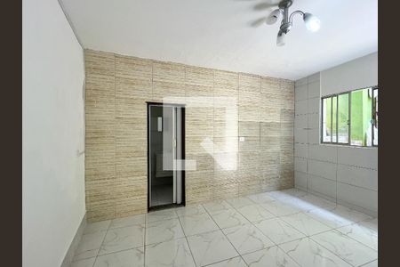 Sala de casa para alugar com 2 quartos, 120m² em Jardim Santa Monica, São Paulo