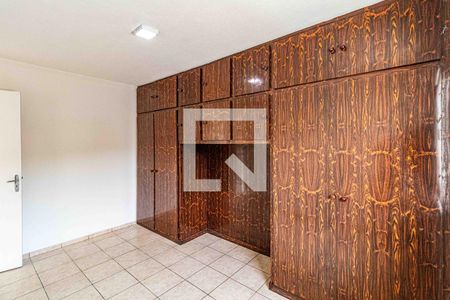 Quarto 01 de casa para alugar com 3 quartos, 238m² em Vila Dalva, São Paulo