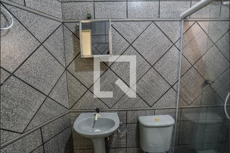 Banheiro de apartamento para alugar com 1 quarto, 50m² em Jardim Vila Rica, Santo André