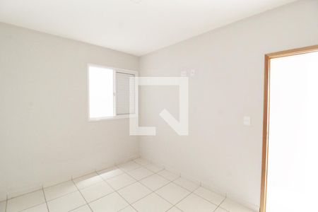 Quarto 2 de apartamento para alugar com 2 quartos, 44m² em Nova Uberlândia, Uberlândia