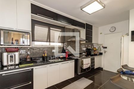 Cozinha de apartamento para alugar com 3 quartos, 220m² em Vila Olímpia, São Paulo