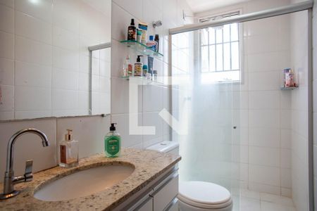 Banheiro da Suíte de apartamento à venda com 4 quartos, 180m² em Esplanada, Belo Horizonte