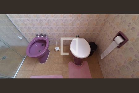 Casa à venda com 400m², 3 quartos e 4 vagas Casa à venda com 400m², 3 quartos e 4 vagasBanheiro 2