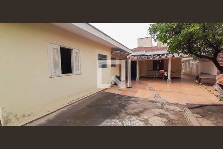 Casa à venda com 400m², 3 quartos e 4 vagas Casa à venda com 400m², 3 quartos e 4 vagasQuintal