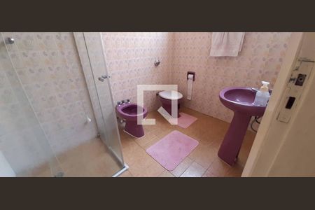 Casa à venda com 400m², 3 quartos e 4 vagas Casa à venda com 400m², 3 quartos e 4 vagasBanheiro 2